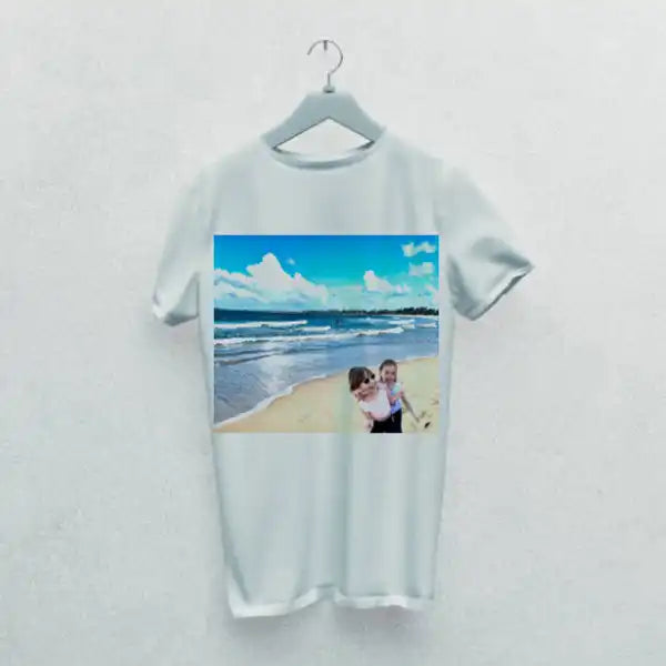 Maglietta con scena da spiaggia.