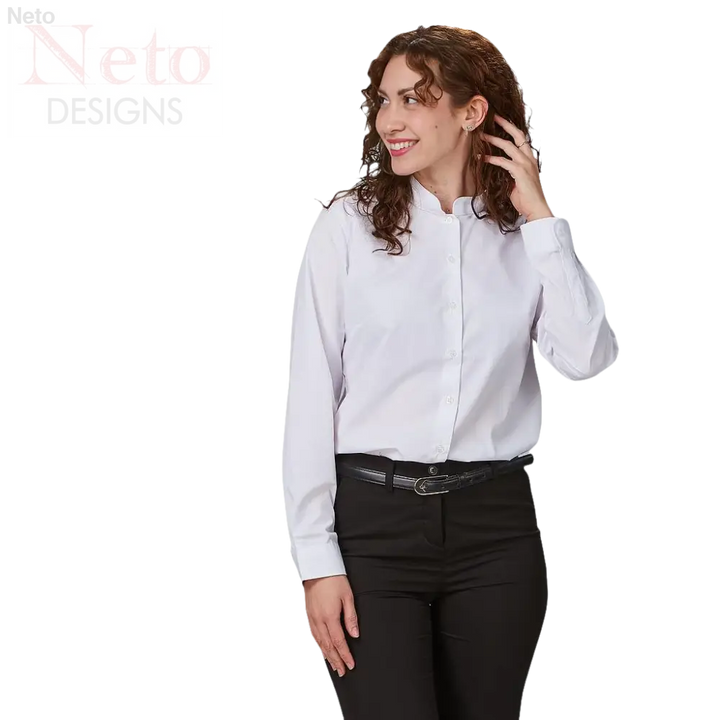 Camicia donna collo coreana manica lunga, donna in camicia bianca e pantaloni neri
