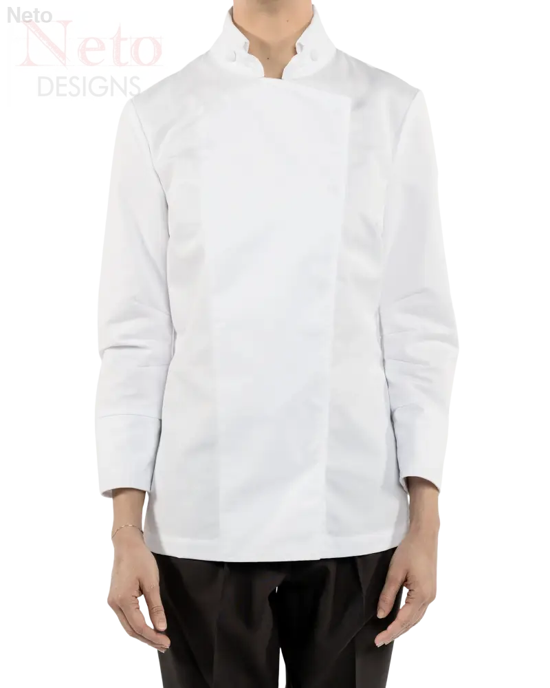 Giacca da cuoco donna bianca semplice ed elegante con collo a punta e maniche lunghe