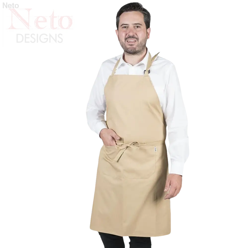 Uomo modella grembiule con pettorina, tasca 90x75 cm e chiusura a fiocco