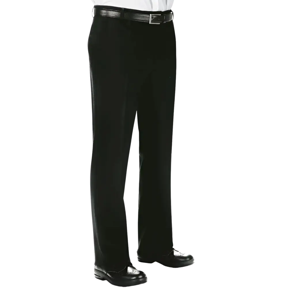 Pantaloni eleganti neri da uomo con cintura e scarpe eleganti.